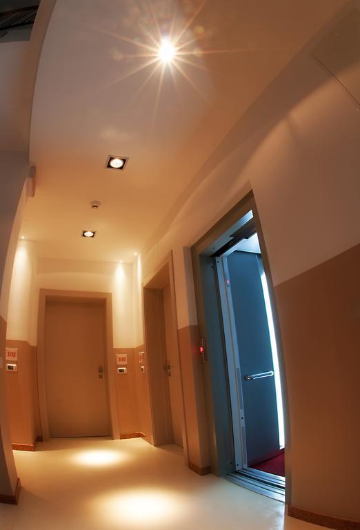 29 Cav Apartments Bollate Buitenkant foto